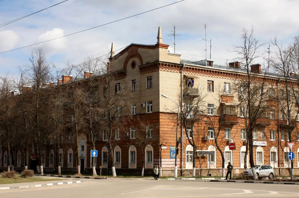 амет хан султана 15 парк сити. жуковский 50. площадь города жуковский. жуковский городской музей ул. жуковский сквер маяковского памятник.