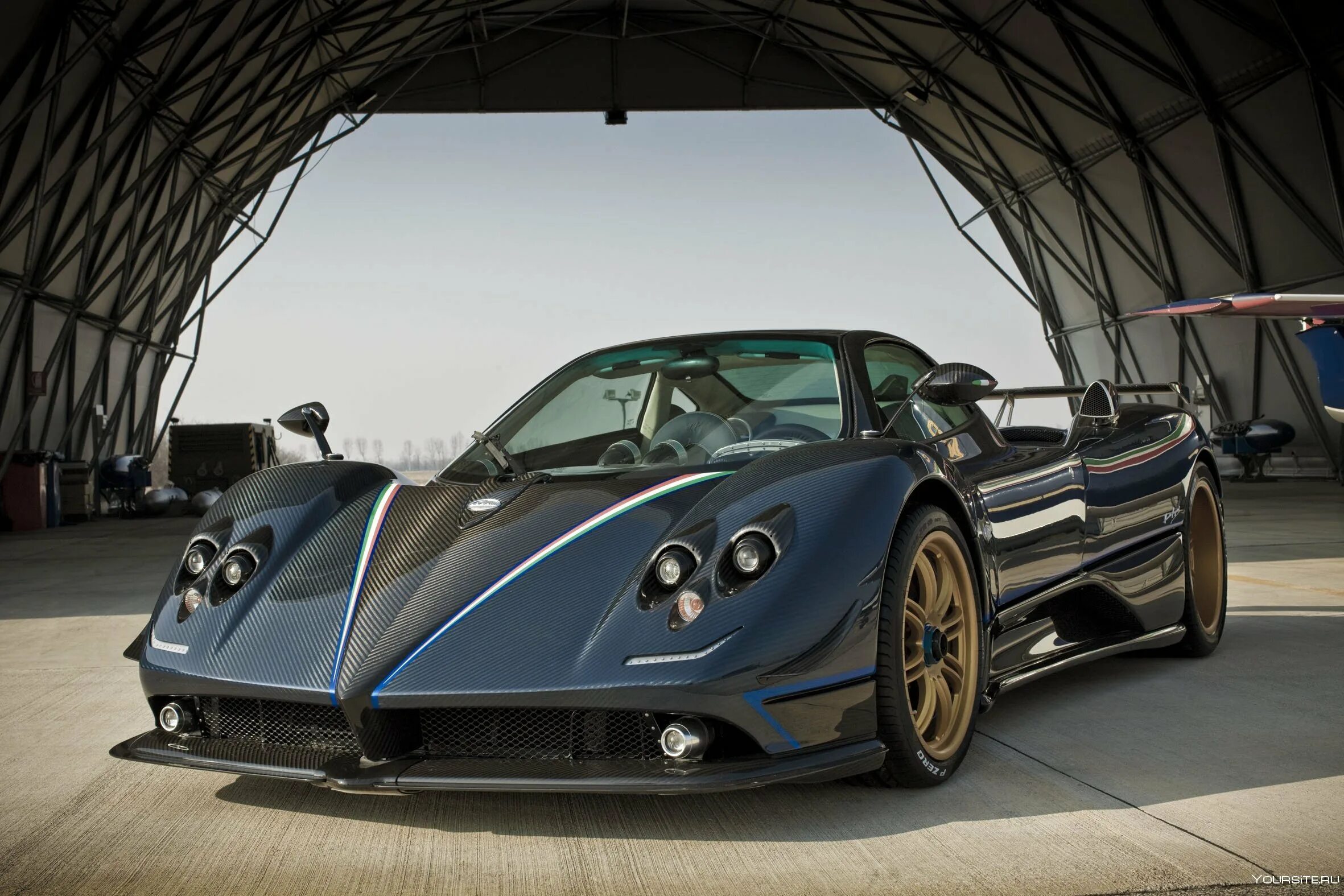 Самые машины в мире фото. Спорткар Pagani Zonda. Пагани зонда 2021. Пагани зонда 2010. Пагани зонда 2022.