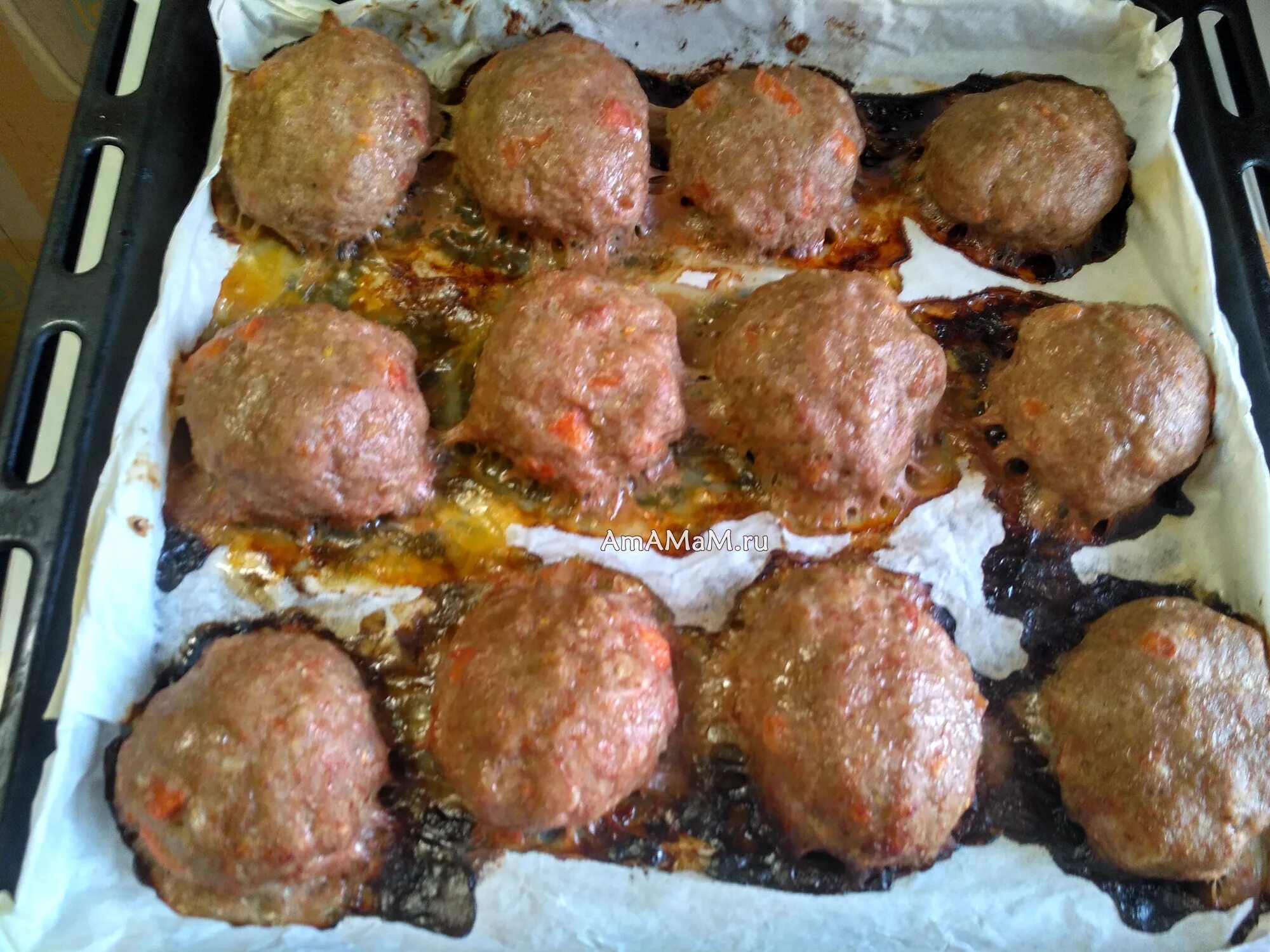 Сколько минут запекать мясные котлеты в духовке. При какой температуре выпекать котлеты в духовке. Температура приготовления котлет в духовке. При какой температуре выпекать котлеты в духовке. Котлеты в духовке.