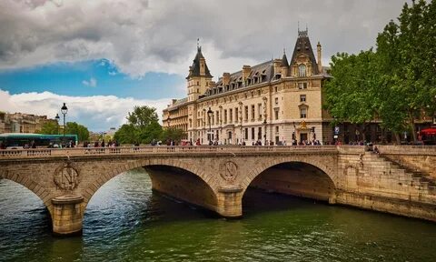 Paris is the river seine