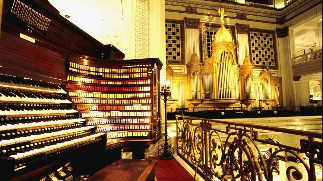 Большой орган. Орган Уонамейкера. Wanamaker Grand Court Organ. Орган концертного зала Бордуок. Macy s Lord Taylor орган.