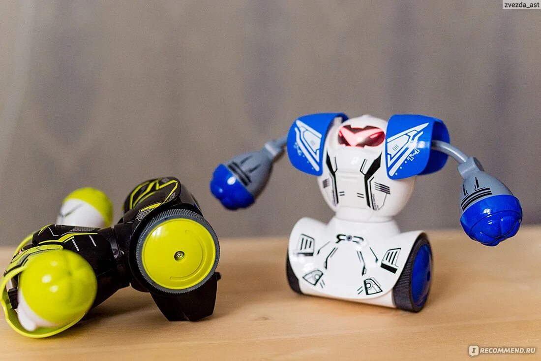 Игрушка робот который берет вещи. Робот 6 в 1 комбат Toys. Silverlit Robo Kombat с тренажерами OZON.