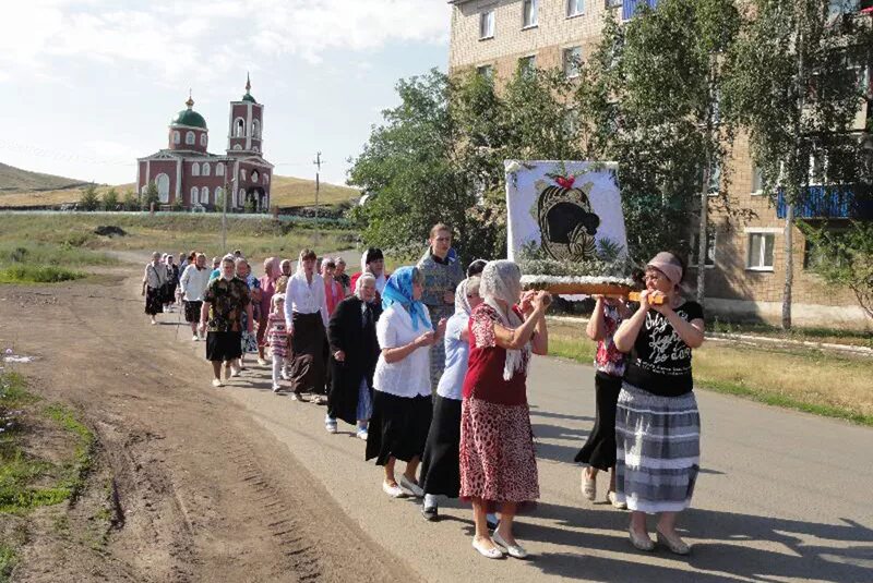 Микрорайон Южный Медногорск. Немер храма Медногорск. Храм микрорайон Южный город Медногорск. День города Медногорск.