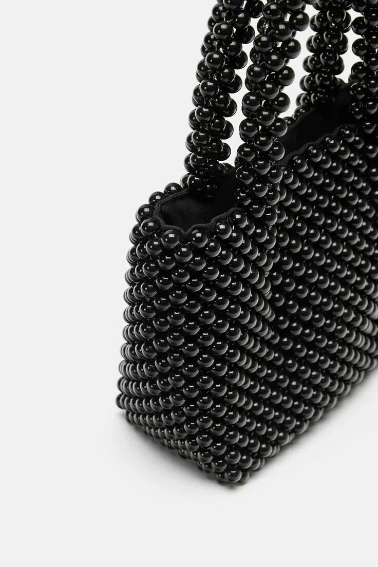 Как сплести сумку из бусин. Сумка из бусин zara. сумка из бусин зара. жемчужная сумка zara. сумка вязаная шоппер зара 2025.