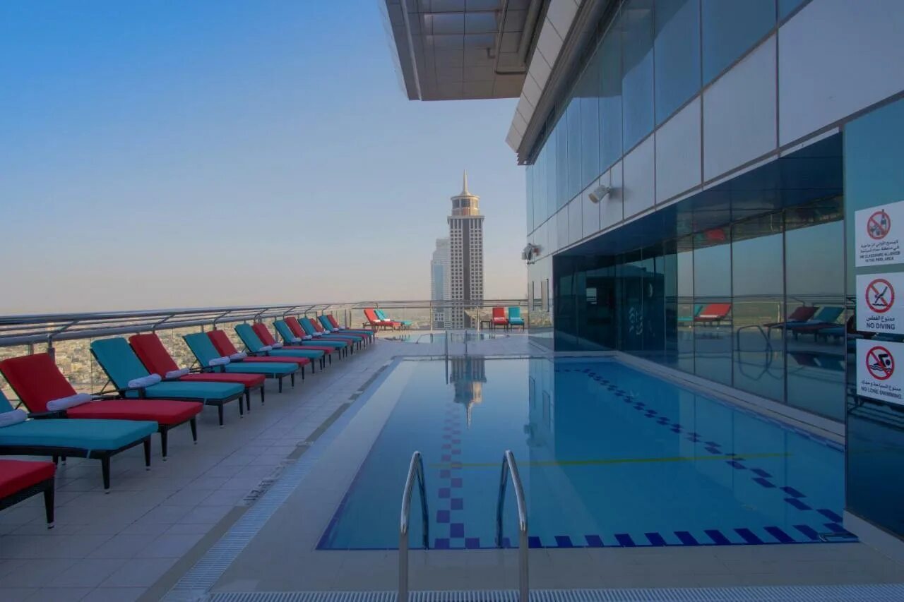 Level 43 sky lounge. Level 43 sky lounge