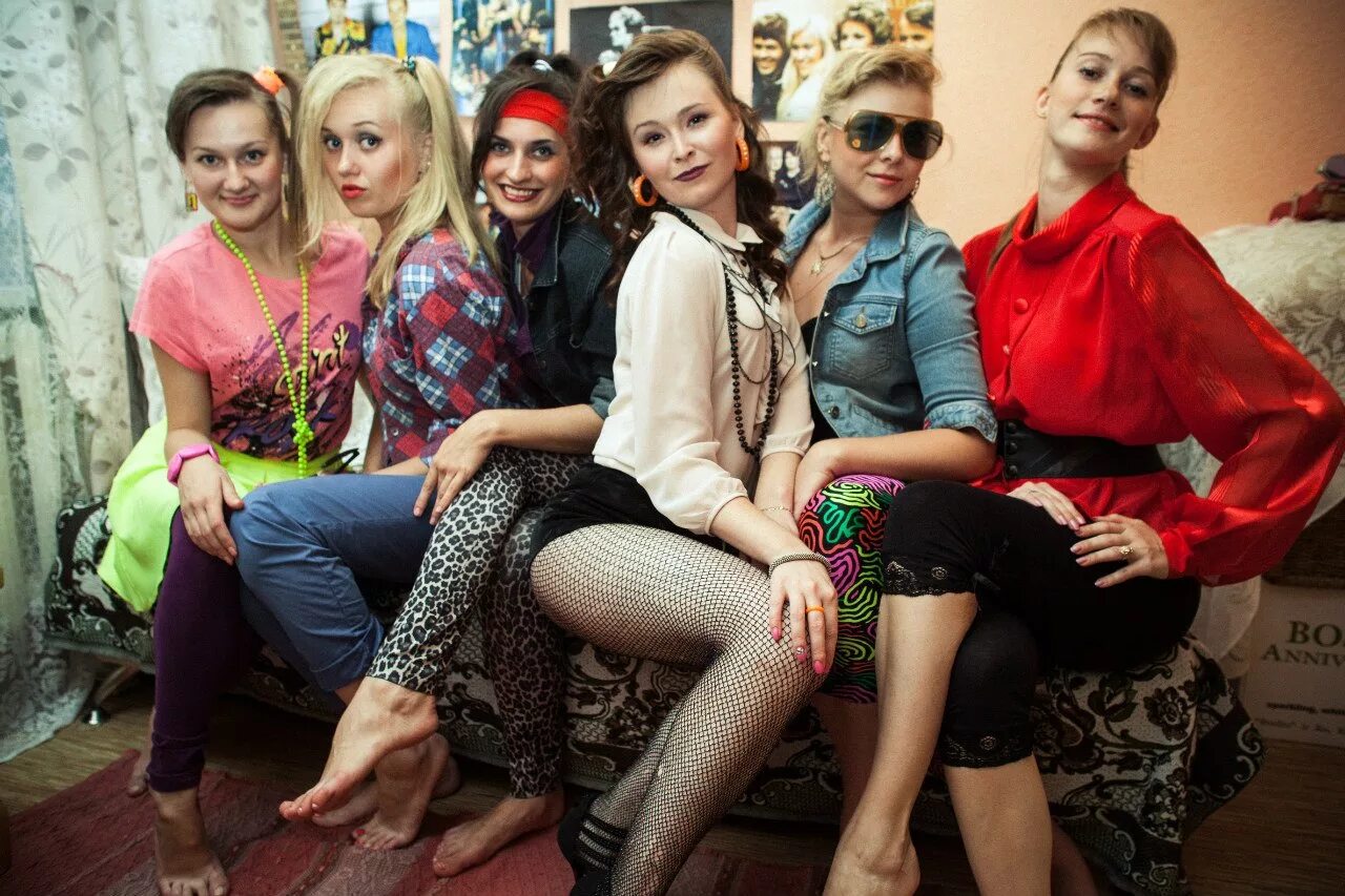 Фото из 90. Лихие 90-е мода. Мода лихих 90х. 90е в России стиль. Мода 90е в России.