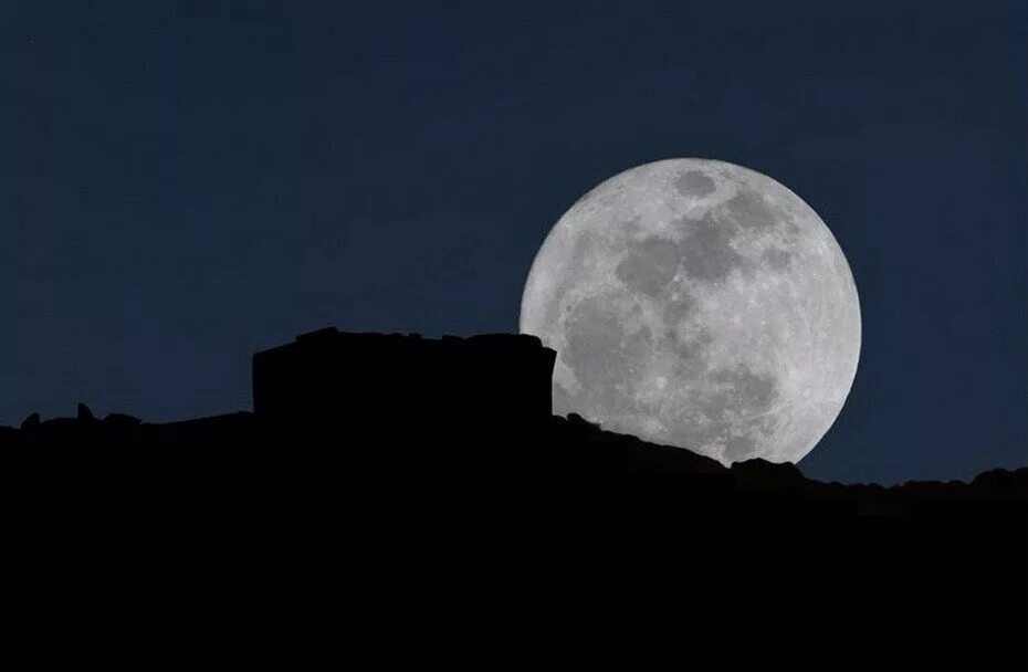 Когда будет лунная луна. Огромная Луна. Фото Луны. Луна близко.