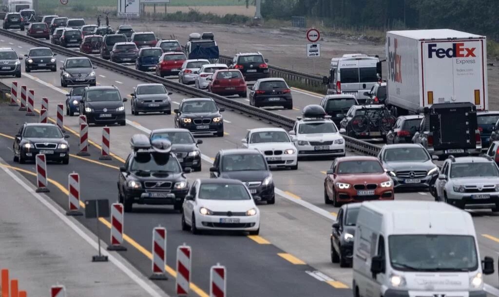 Автобан Германия. Ограничение скорости на автобане. Дороги в Германии. Автобаны Германии скорость. Цена автобане