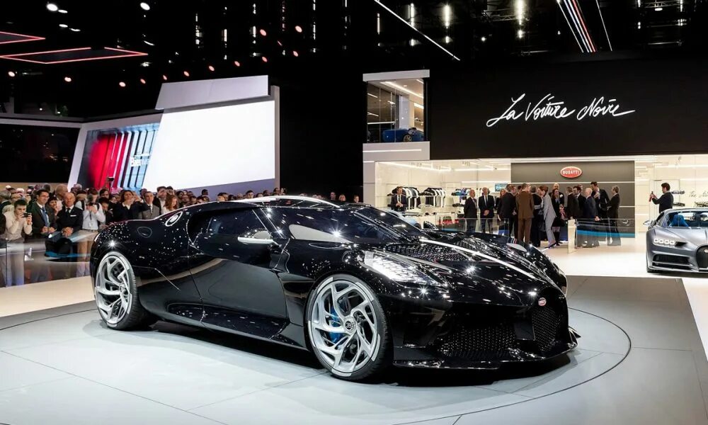 Бугатти la voiture noire 2021. Самая дорогая Бугатти в мире. Bugatti la voiture noire Роналду. Bugatti la voiture noire салон. Bugatti noire цена