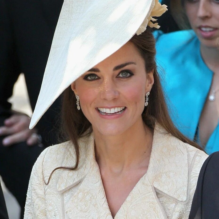 Последние новости принцесса уэльская кэтрин на сегодня. Свадебная тиара Кейт Миддлтон. Принцесса Кейт. Принцесса Кейт Миддлтон. Кэтрин Миддлтон свадьба.