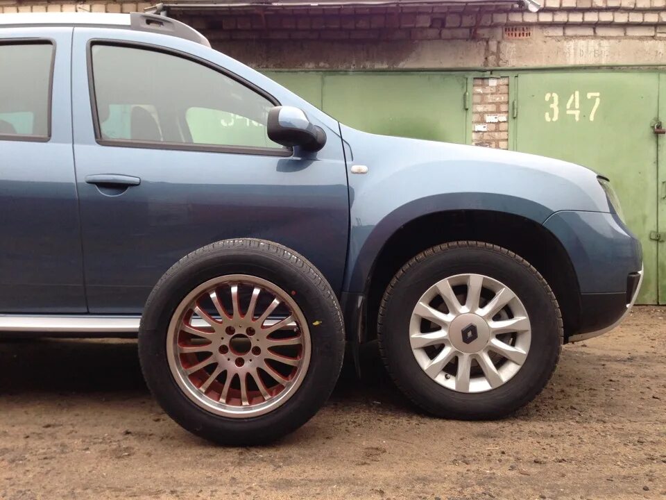 Диск колесный дастер купить. 215/60 R17 на Рено Дастер. Renault Duster r17. Диски на Рено Дастер r17. Литые диски r16 Renault Duster.