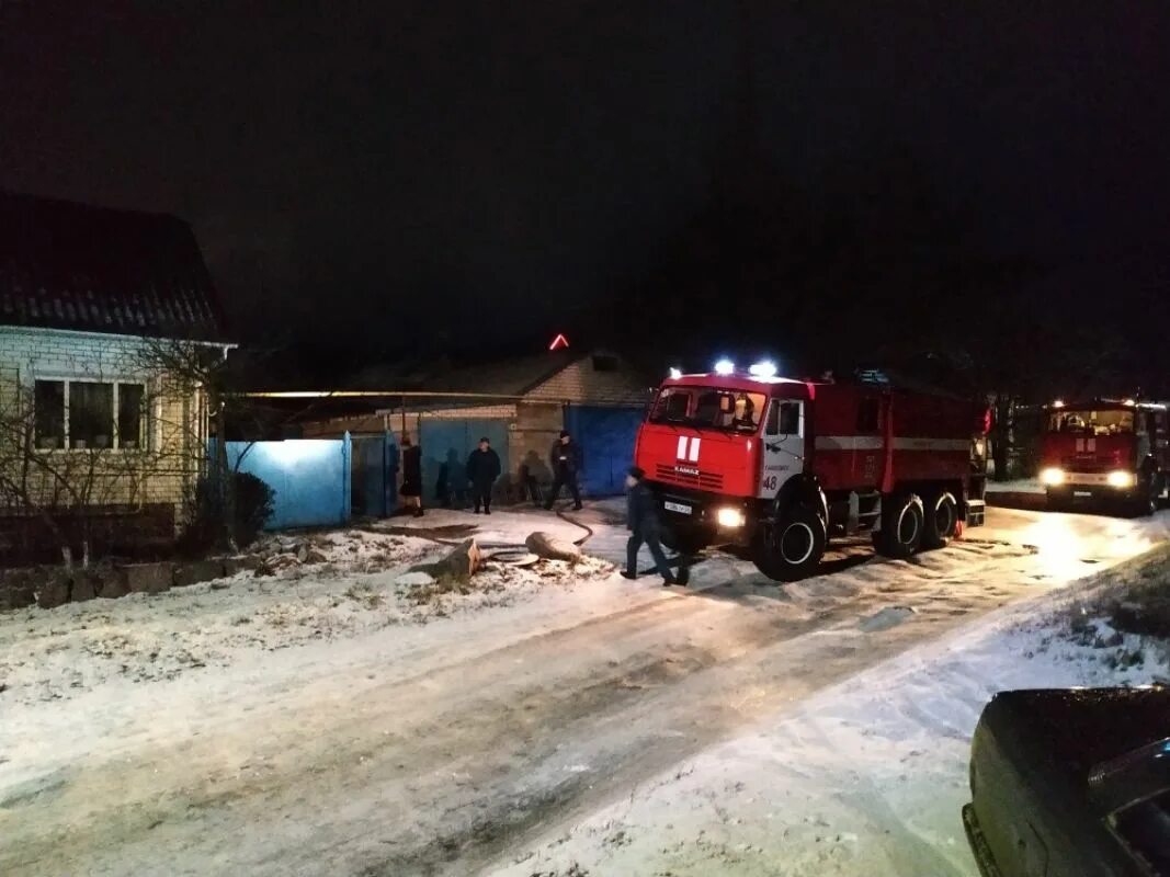 Какая сейчас обстановка в воронеже. Нижнедевицкий район Воронежская области пожарная часть. Пожар в Нижнедевицком районе Воронежской области. Пожары в Каменском районе Воронежской области. Пожарная часть поселка Курбатово Воронежской области.