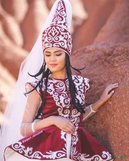 Төменнен түкті киска көрінісі