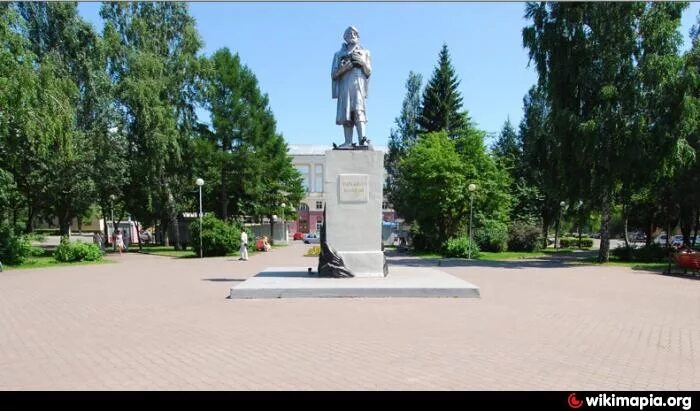 Михайле волкову. Памятник Волкова Кемерово. Волков памятник Кемерово. Памятник первооткрывателю Кузнецкого угля Михайле Волкову. Памятник Михайле Волкову.