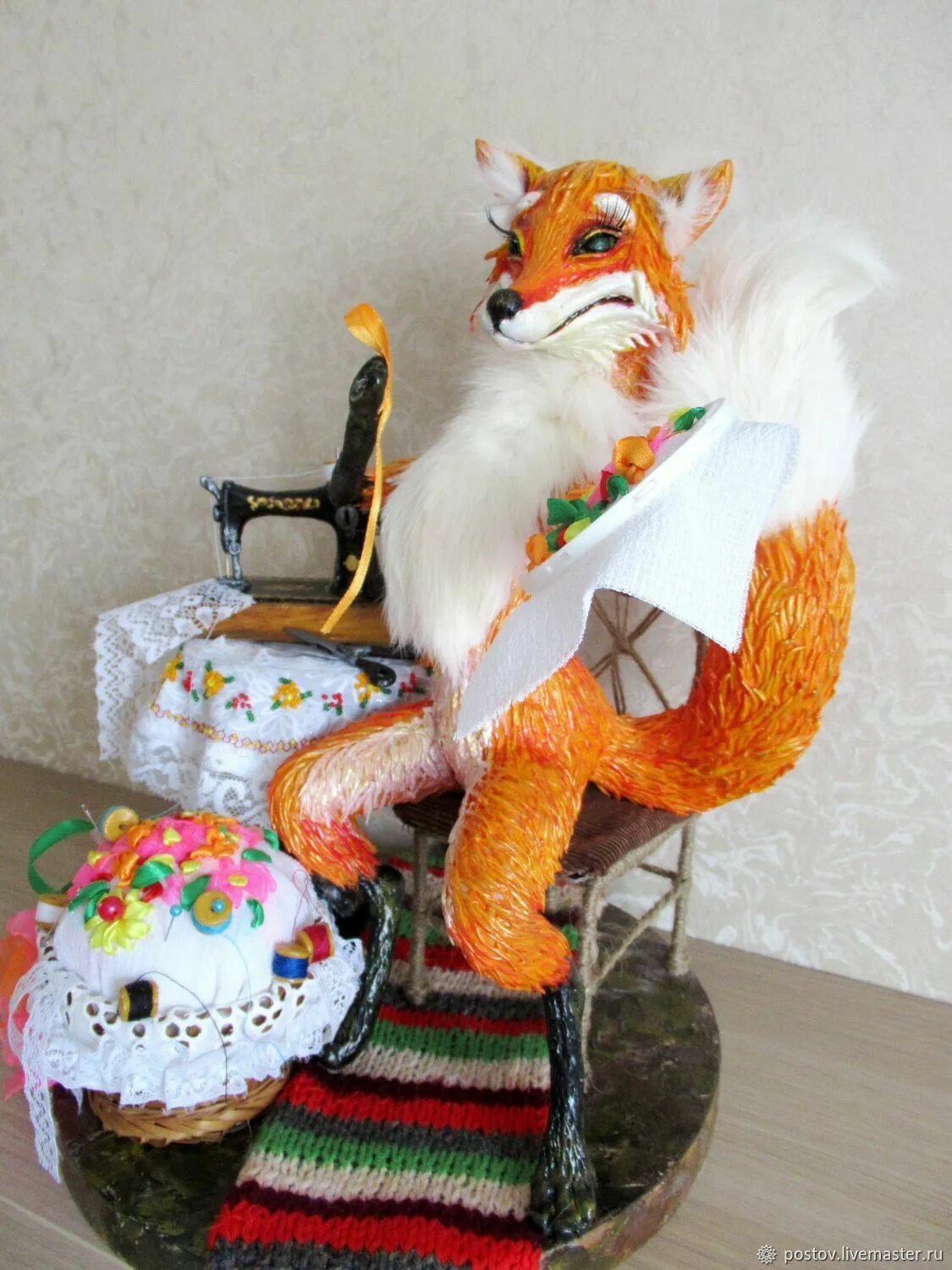 Лиса хозяйка. Лиса рукодельница. Лиса рукодельница. Чистотина евгения иллюстрации лиса. Лиса рукодельница вышивка.