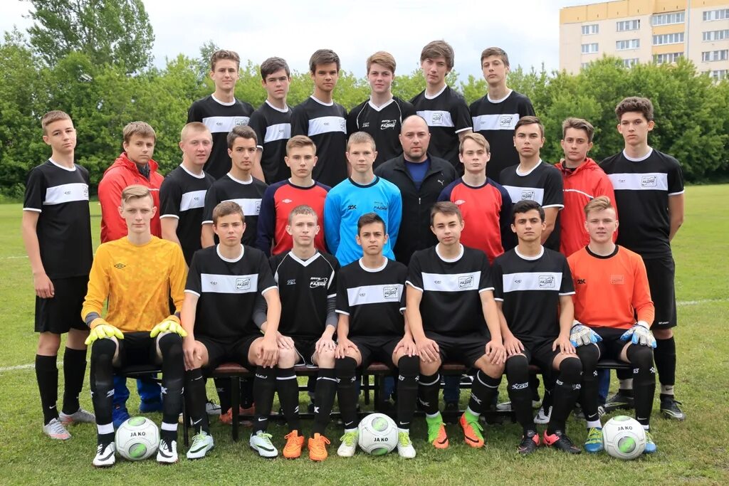 Команда радий 2006. Сш радий. Радий 2011 футбол. Сш радий. Сш радий.