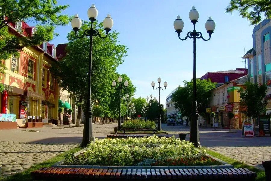 Елец ейск. Ейск центр города. ейск центральная улица. главная улица ейска. ейск центр города улица.