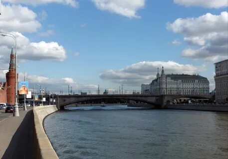 Пречистенская набережная метро