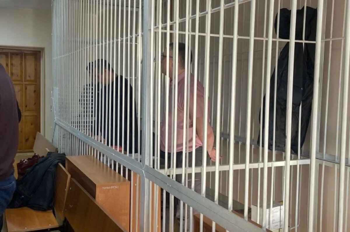 Приговорили к 11 годам. Приговорили к 11 годам. Приговорили к 11 годам. Осуждена девушка. Лишение свободы фото.