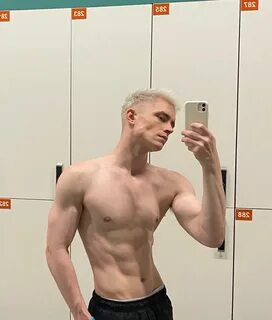 Кстати,его слив уже у нас в приватке Также сливы других моделейблогеровзн...