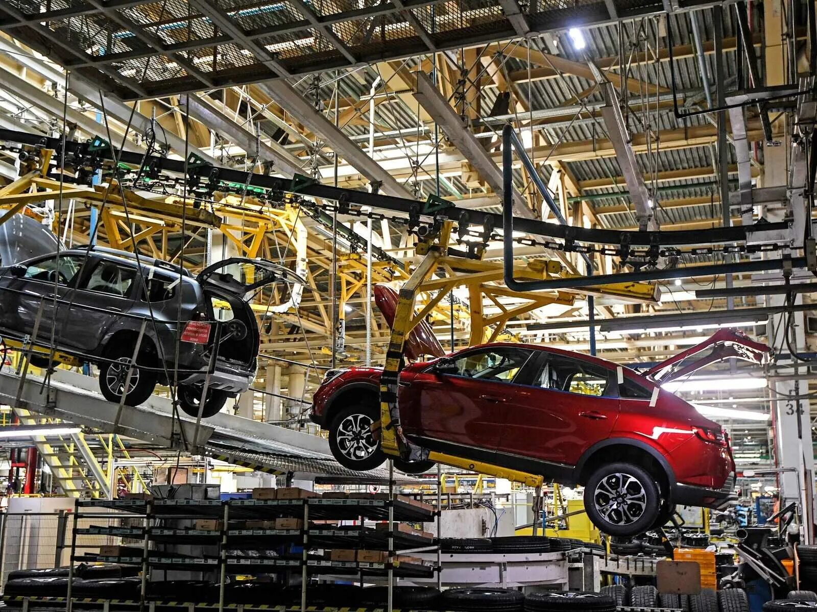 Компания авто нова. Автомобильный завод москвич. автомобильный завод москвич 2025. москвич на заводе рено. renault завод.