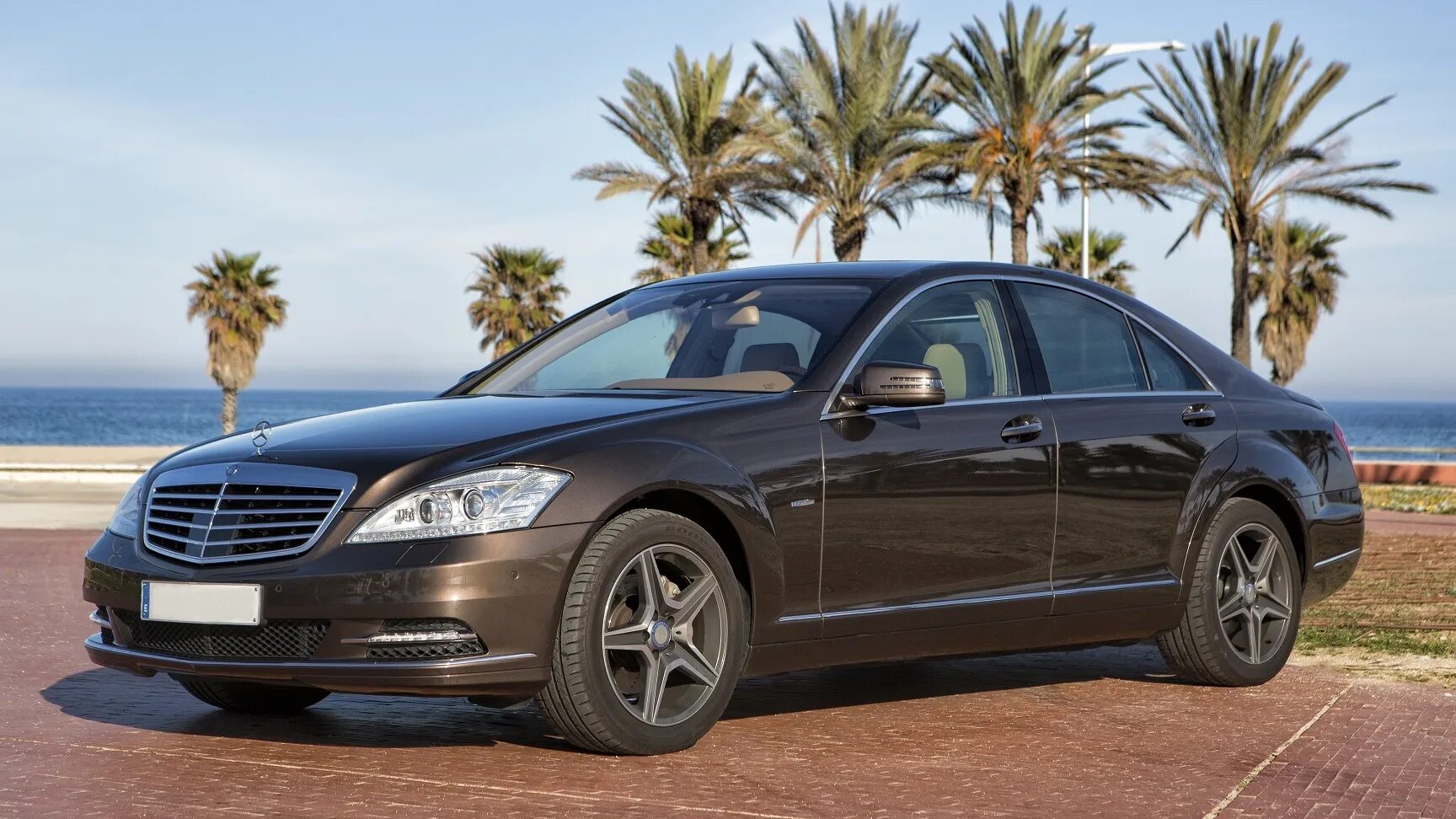 Mercedes Benz S400L Hybrid AMG Line Auto 4dr Saloon - NUVOLA LONDON