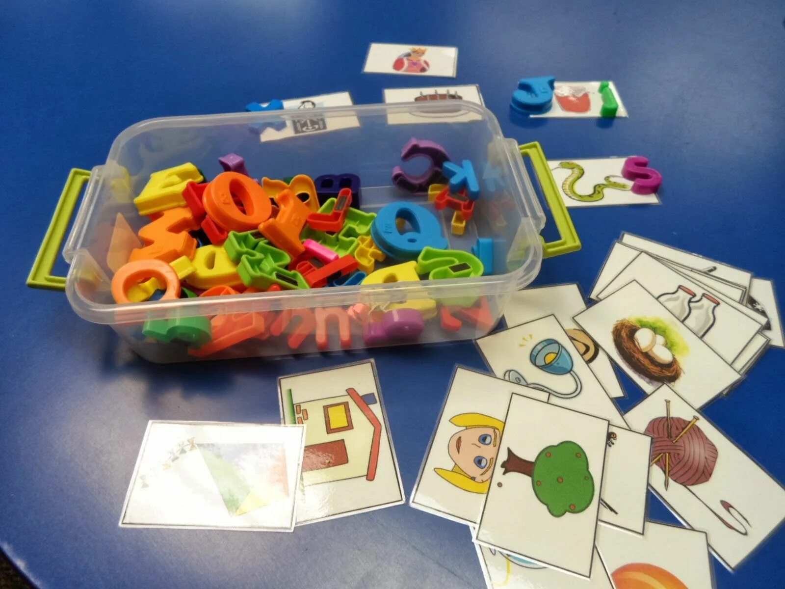 Vocabulary box. Cambridge students book b1. Активити книга для подростков. Box cambridge учебник. Activity box symbol.