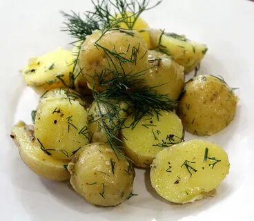 Картошка с укропом и маслом и чесноком