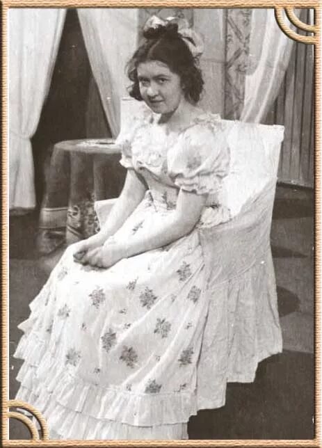 анна андреевна сквозник-дмухановская. марья антоновна ревизор образ. герои детство гоголь. гоголь женские персонажи. анна андреевна сквозник-дмухановская.