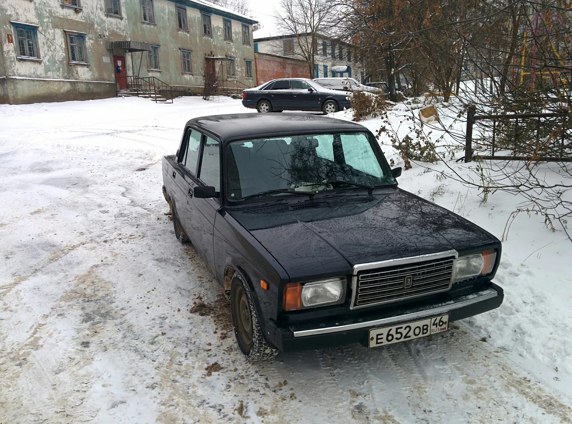 На стекле семерки. Лобовое ВАЗ 2107. Бутылочные стекла на ВАЗ 2107. ВАЗ 2107 Заводская. Лобовое 50% ВАЗ 2107.