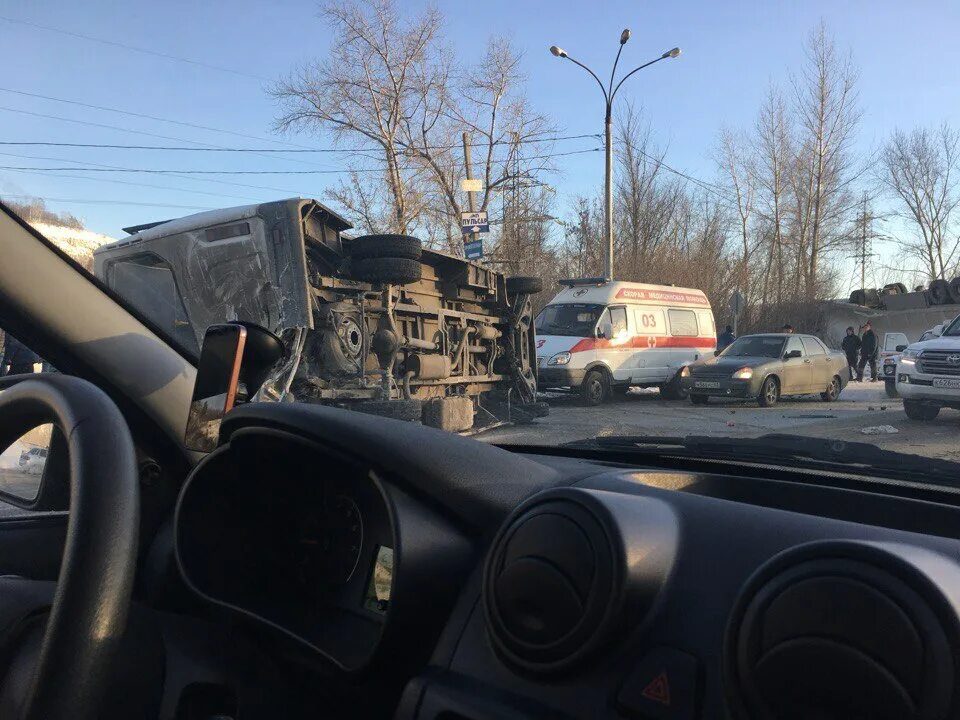 Происшествие дтп чп сегодня. Авария на ГЭС Жигулевск вчера. ДТП С автобусом на ГЭС Тольятти. Боровичи ЧП аварии происшествия.