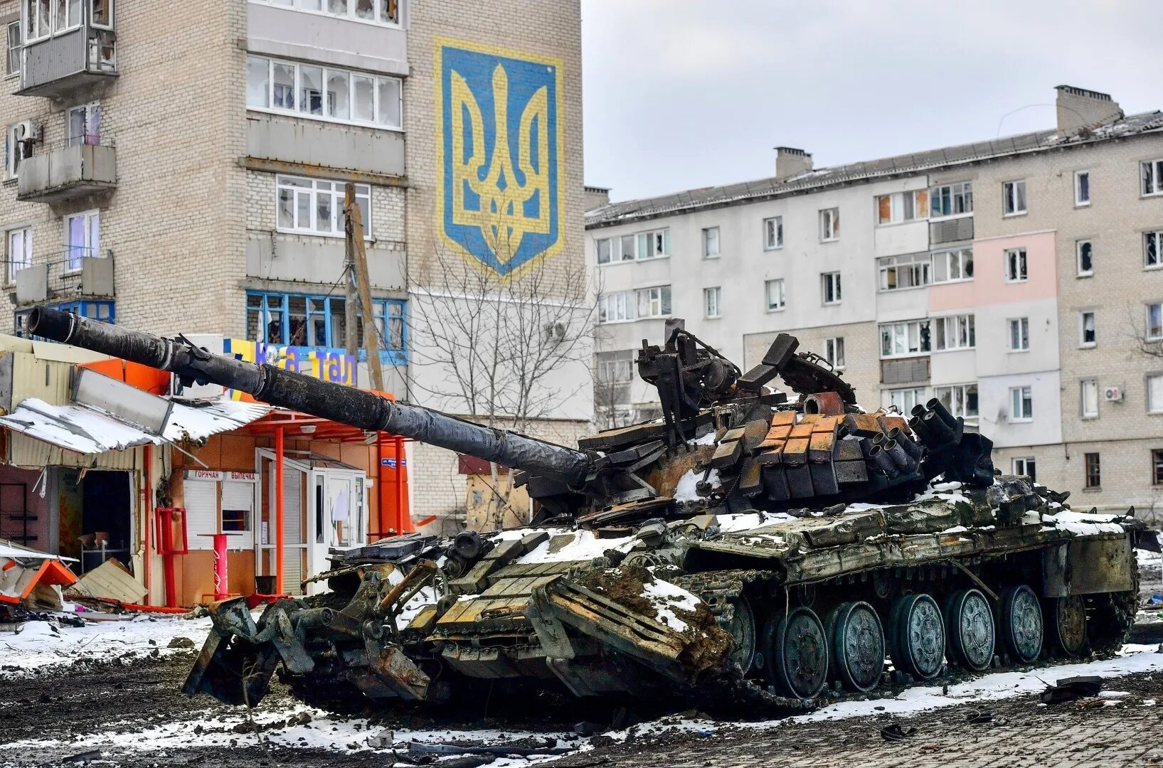 Россия разрушает украину. Т-64 Украина. Т-64бв ВСУ. Т-64 БВ подбитый Донбасс. Подбитый танк т64 на Украине.