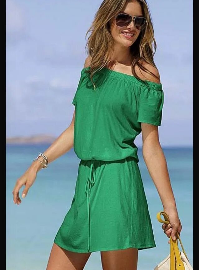 Раннее бронирование баннер. Traveller bikini. Стоить на лето. Девушка в бирюзовом платье мальдивы. Ребенок в солнечных очках.