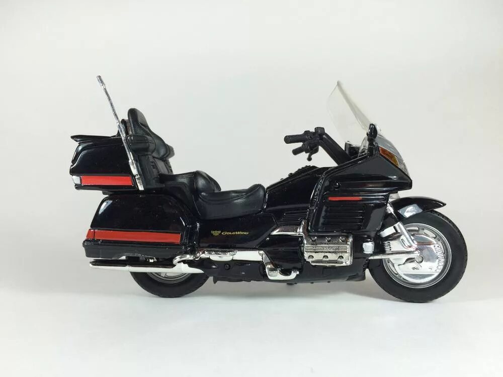 Honda модель: gl 1500. Honda gl1500 Gold Wing. Honda Gold Wing инерционная модель. Модель мотоцикла 1:18 Honda Gold Wing. Голд мотоцикл купить