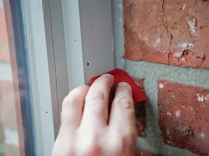 Чем замазывать пластиковые окна снаружи