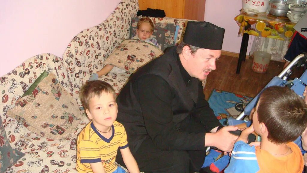 интернат для детей. интернат для детей с проживанием. интернат для мальчиков. дети сироты в школе. интернаты для детей имеющих родителей с проживанием.