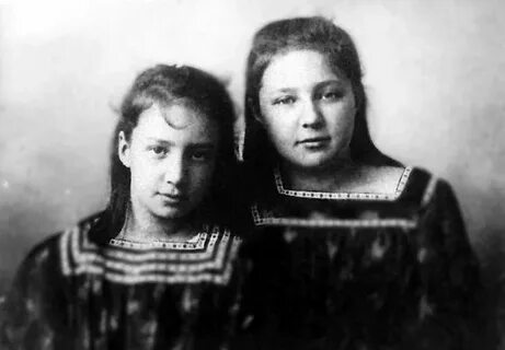 Сестра с матерью ее