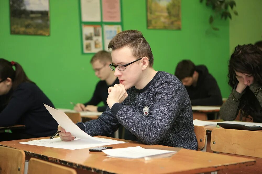 Электронный журнал курчатов 6 курская область. Курчатов мифи. 3 школа курчатов. 3 лицей город курчатов. школа 3 курчатов учителя.