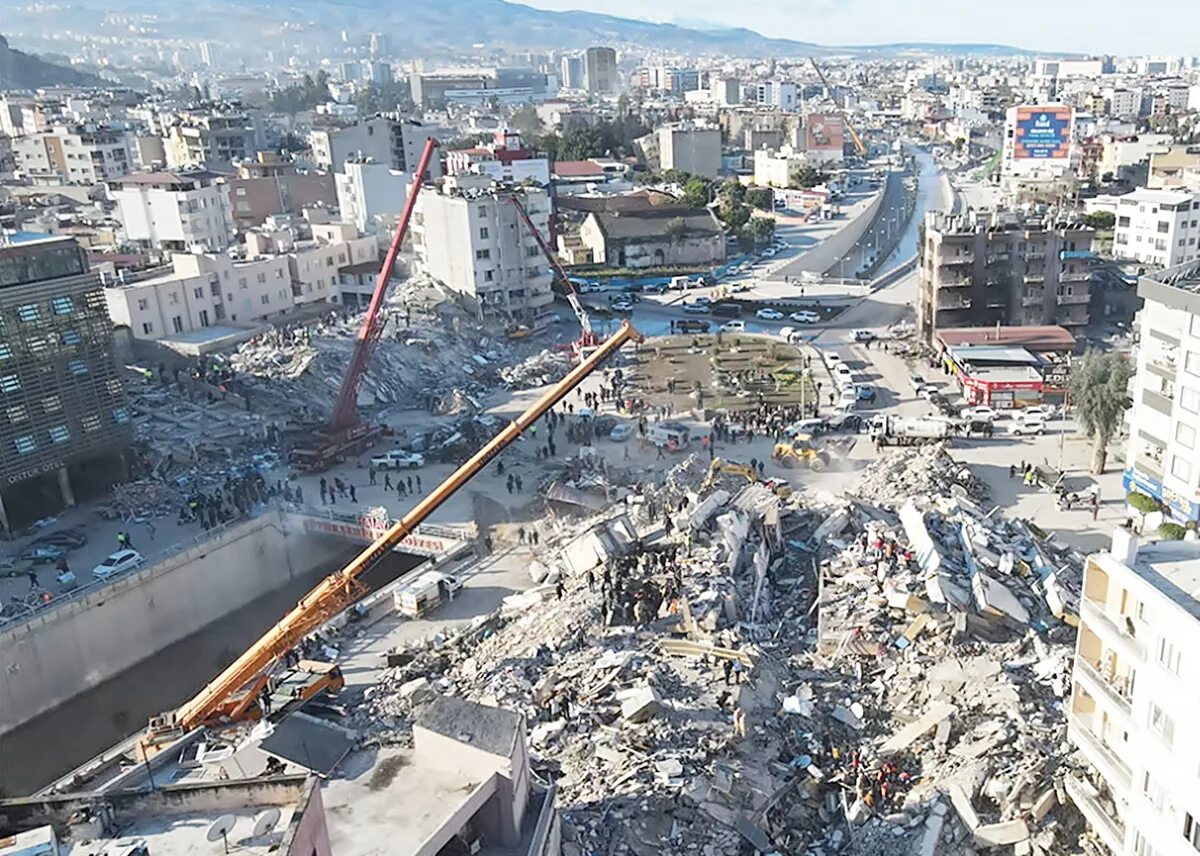 Сколько землетрясений сегодня. Кахраманмараш Турция землетрясение. Турция землетрясение сейчас 2023. 1990 Землетрясение в Турции. Землетрясение в Турции 2024.