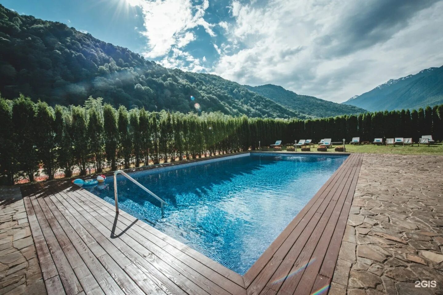 Швейцария villa honegg price. Бассейны на алтае чемал. Горный бассейн. Горный бассейн. Бассейн в горах.