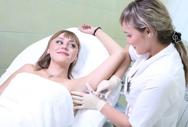 Ботокс от потливости подмышек. Инъекции ботокса в подмышки. уколы от потоотделения подмышек.