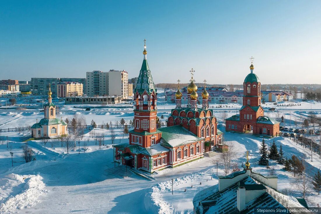 Кузбасс г киселевск. Храм скоропослушницы в киселевске. Церковь киселевск красный камень. Киселевск город. Киселевск кемеровской области стелла.