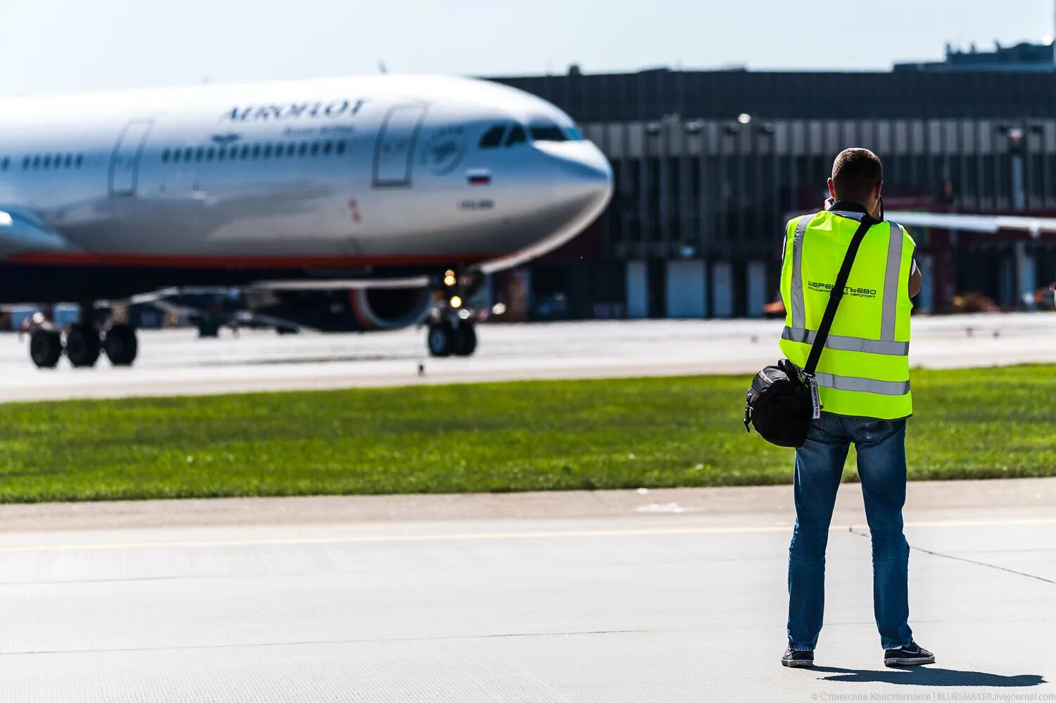 Споттинг в шереметьево. Аэропорт шереметьево споттинг. а320 нео смартавиа. airbus 320 neo смартавиа. споттинг в шереметьево 2025.