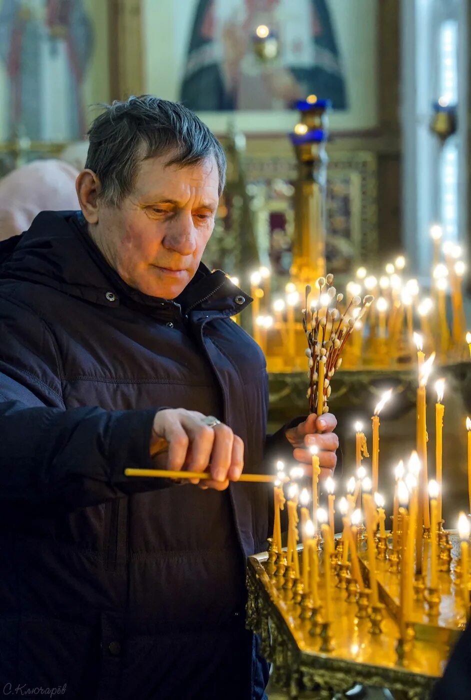 Вербное воскресенье 2. Вербное воскресенье в храме фото. Фото из церкви в Вербное воскресенье. Фото Церковь Вербная. Фото людей в церкви на Вербное воскресенье.