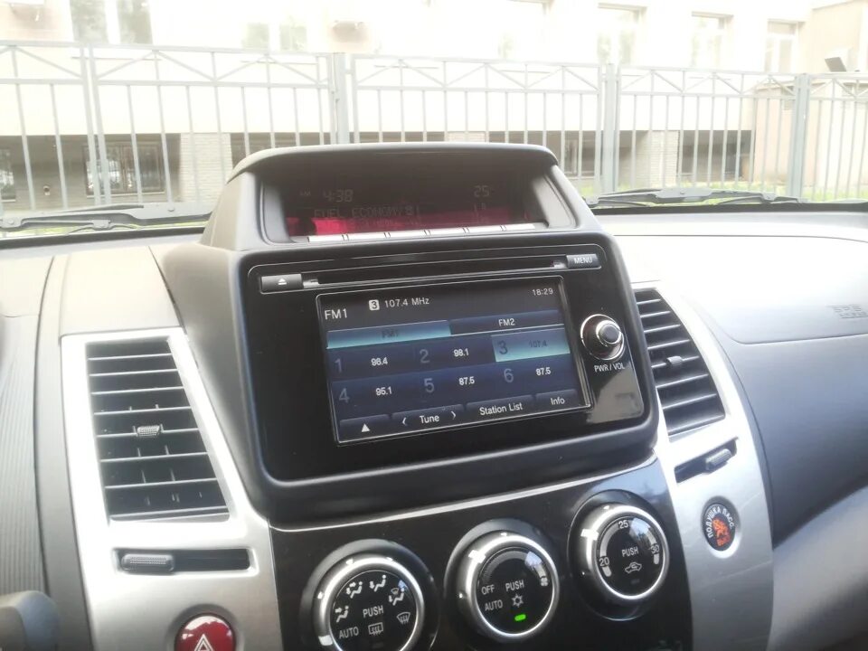 Автомагнитола wide media wm-cf3042t3 mitsubishi lancer. Штатная магнитола pajero sport. Mitsubishi l200 2008 магнитола 2 din. Штатная магнитола pajero sport. Штатная мультимедиа pajero sport 2.