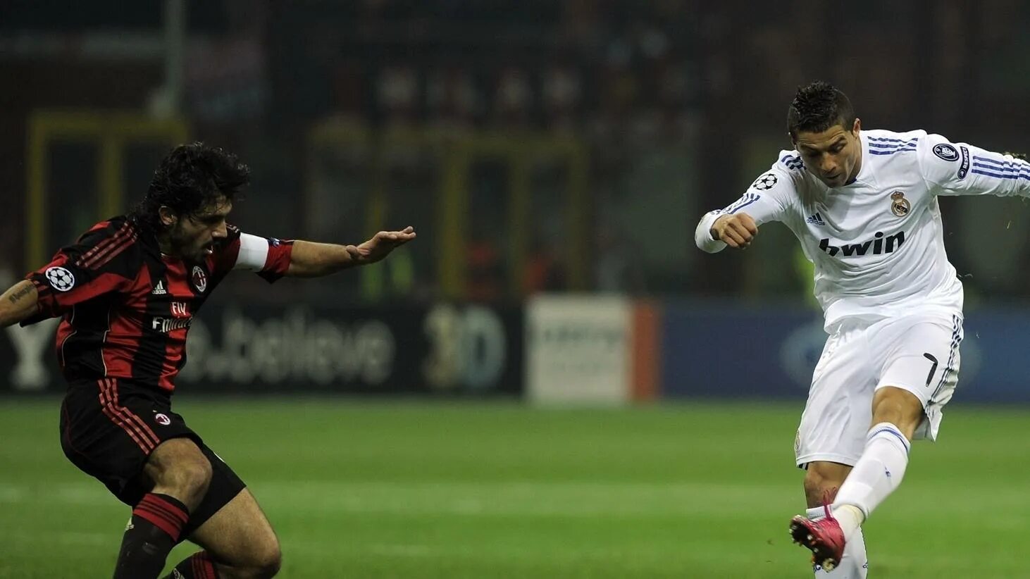 Реал мадрид против интер. Real madrid vs milan. Реал мадрид интер. Реал мадрид интер. Реал мадрид 2010.