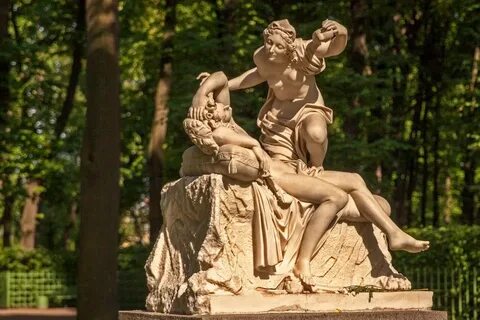 Скульптурная композиция богиня савария