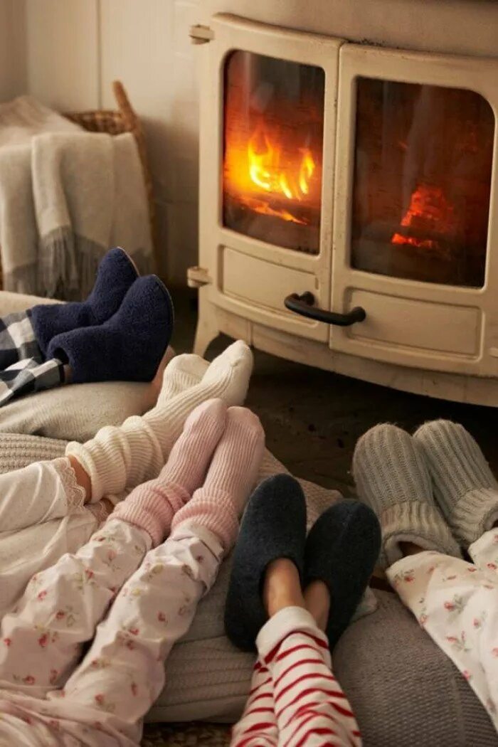Атмосфера уюта тепла. Тепло и уютно. Домашний уют. Семья домашний уют. Тепло и уют в доме.