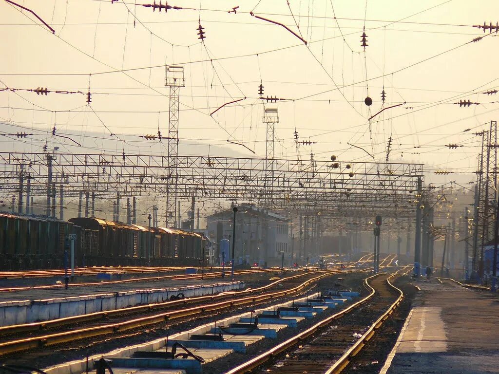 пешеходный мост на ст. станция подклетное ювжд. Yf cn. депо кочетовка. Yf cn.