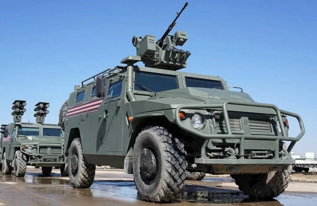 Внедорожник «тигр» (газ-2330). Бронеавтомобиль впк-233114 тигр-м. Газ тигр 233114. Газ 2331 тигр. Газ 2330 тигр.